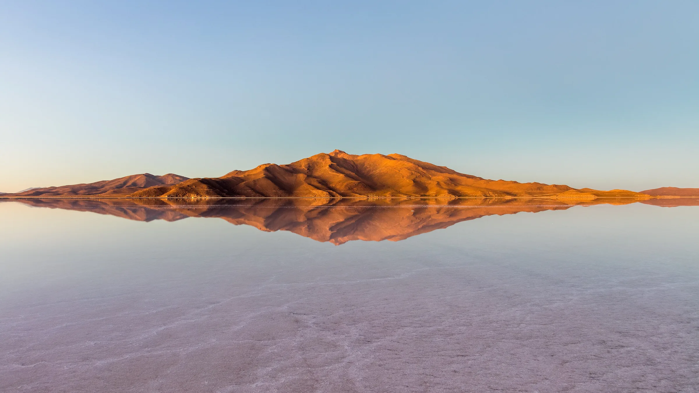 El efecto espejo del Salar de Uyuni, Bolivia